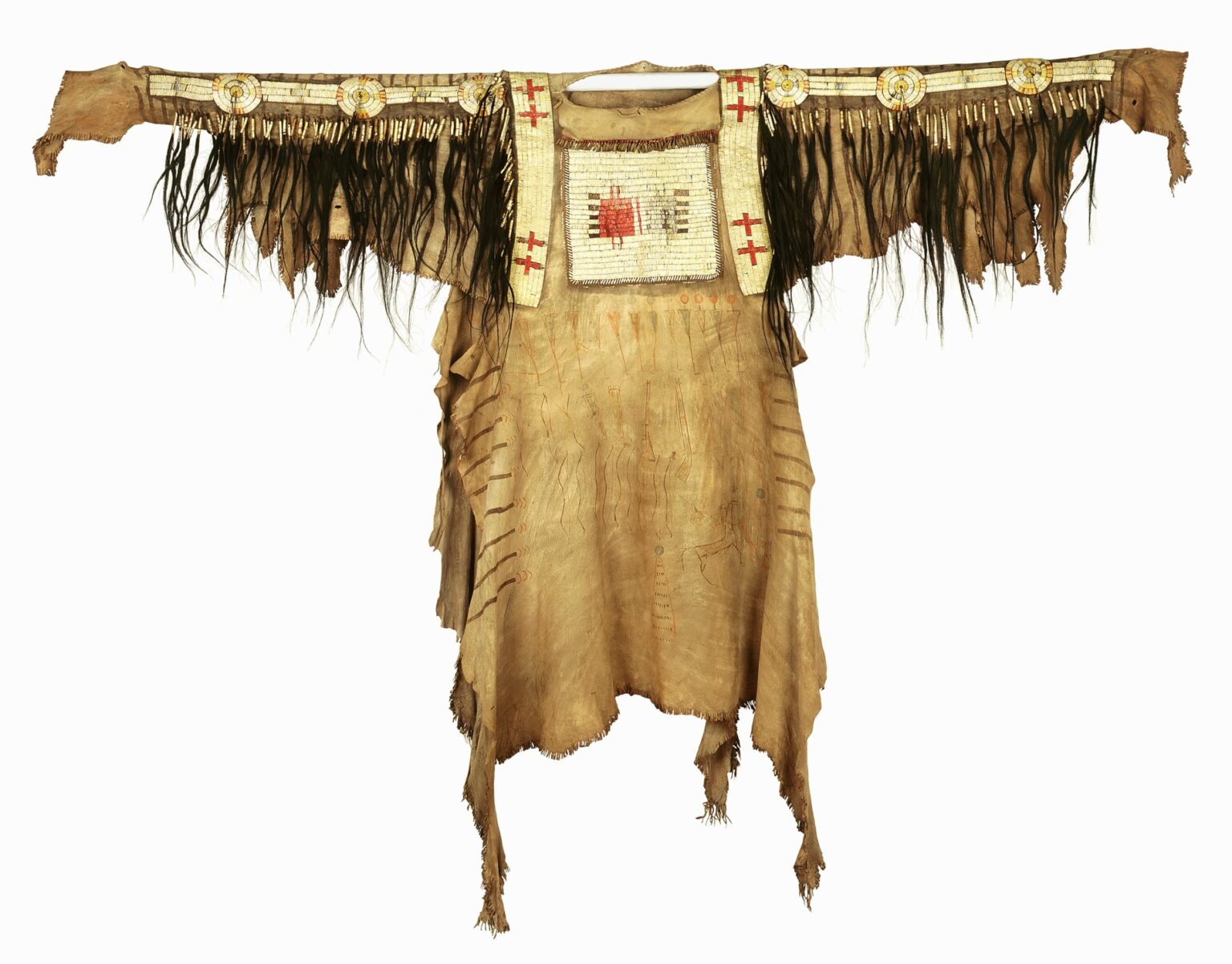 Černonožská košile (před r.1850) vyšívaná ursoními ostny. Pitt Rivers Museum.