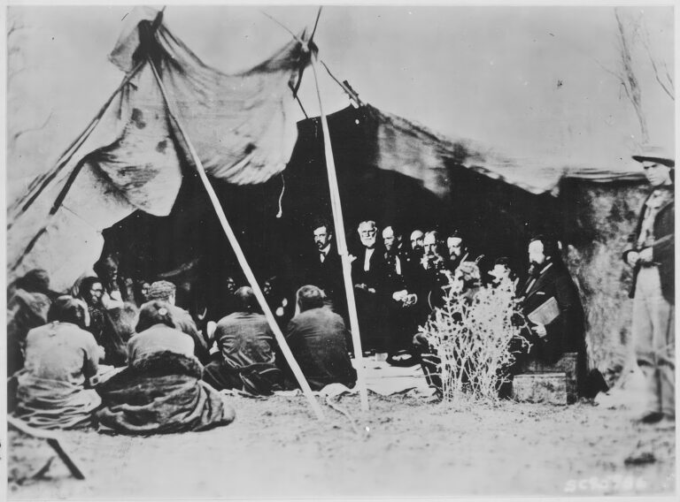 Vyjednávání ve Fort Laramie v roce 1868 mezi americkou vládou a indiánskými kmeny, zejména kmeny Lakotů vedlo k uzavření smlouvy, která byla mimo jiné stvrzena kouřením obřadní dýmky.