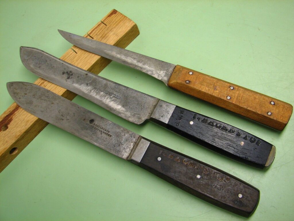 Nože Johna Russela značky Green River byly jednoduché, robustní a levnější než jejich evropští konkurenti.