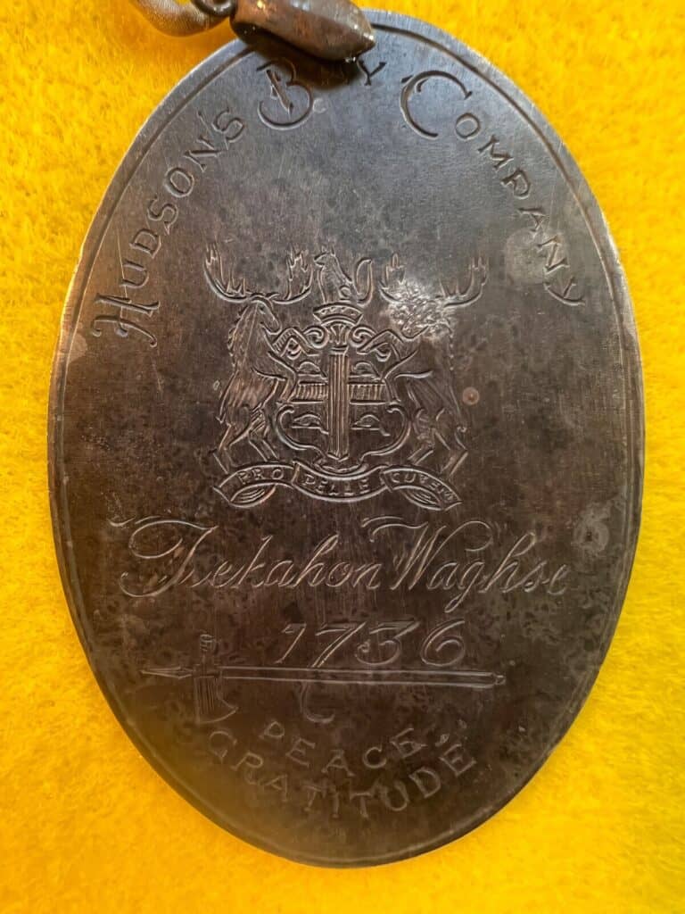 Obchodní medaile HBC z roku 1736 vyrobená z 92 procentního Sterlingského stříbra.